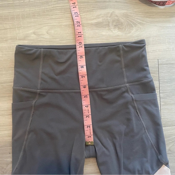 Athleta Salutation Modblock Leggings 7/8 Length light pink and gray small - Picture 7 of 9